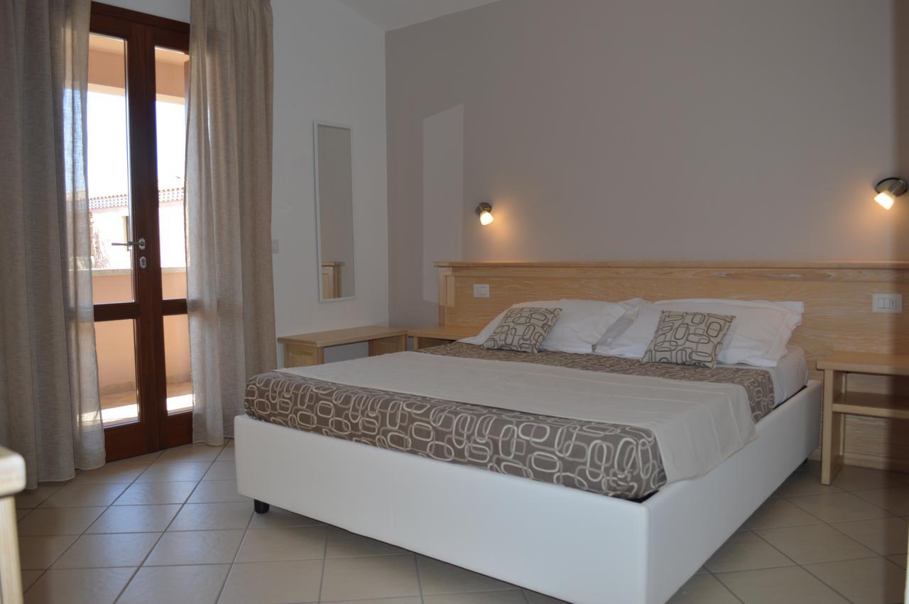Guest Rooms Affittacamere San Teodoro  Exterior photo
